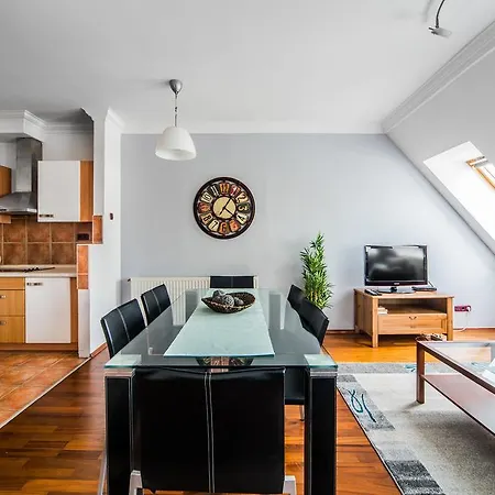 Apartamento Designer Synagogue *